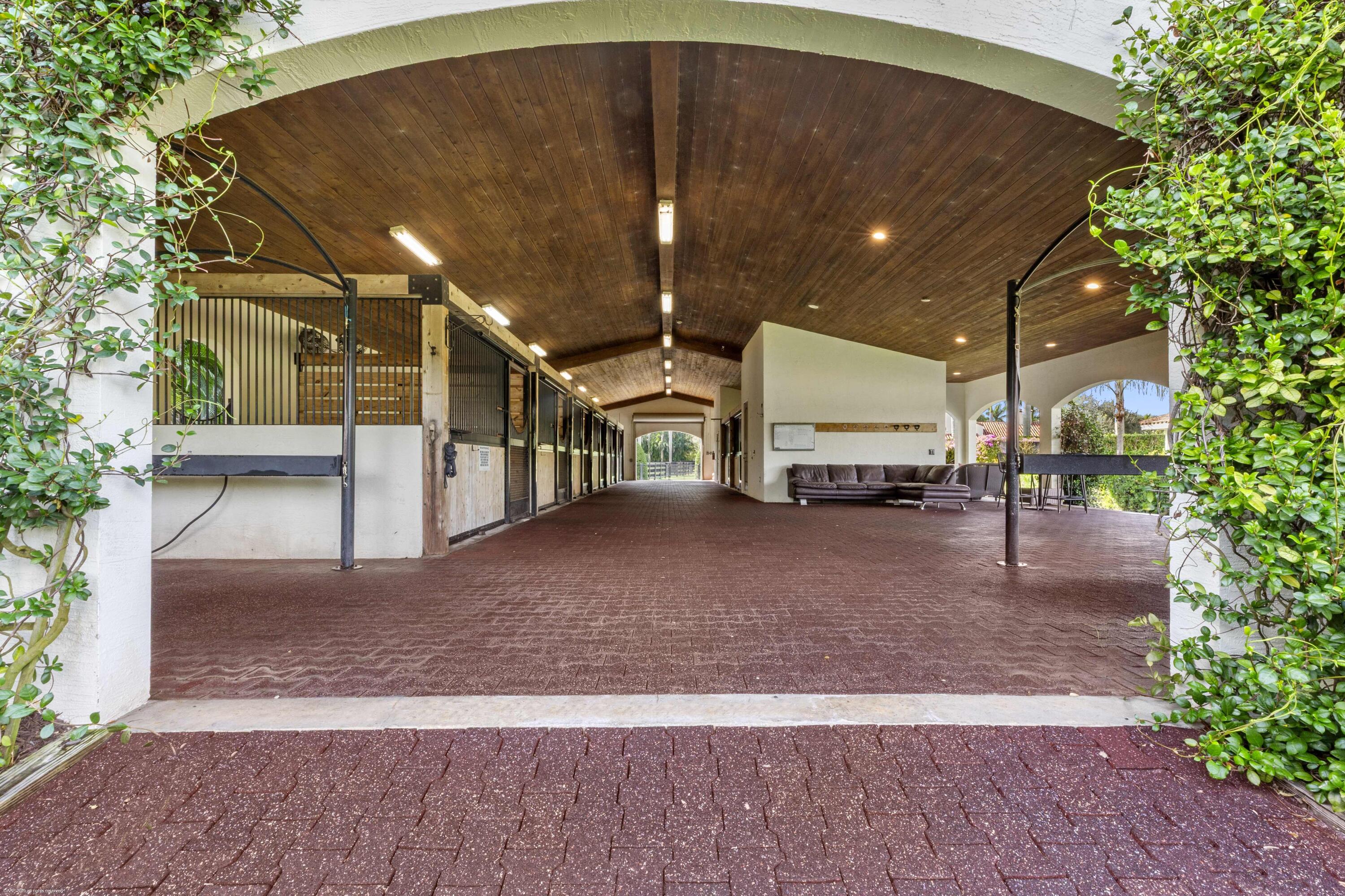 SADDLE TRAIL PARK OF WELLINGTON - Residential