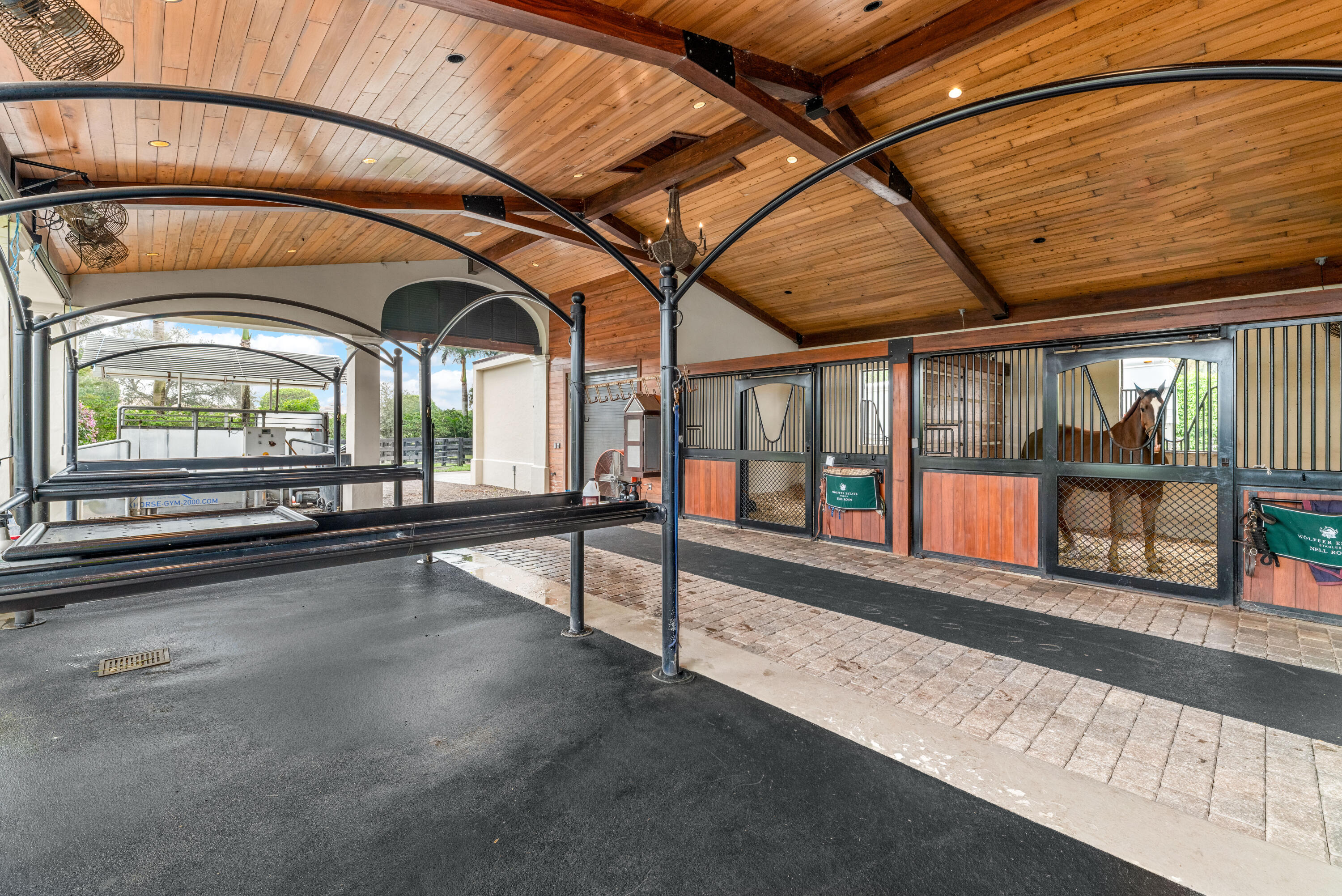 SADDLE TRAIL PARK OF WELLINGTON - Residential