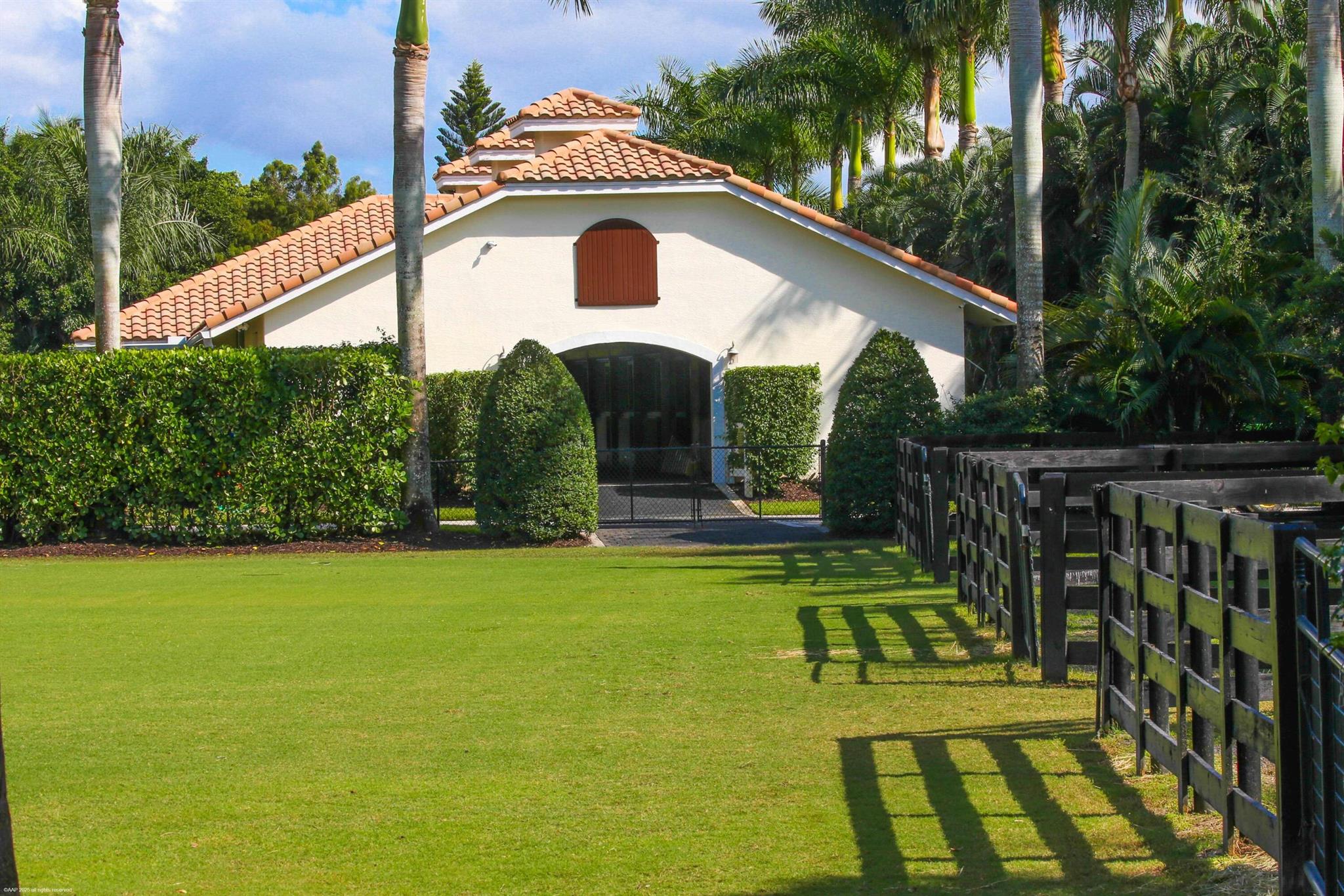 SADDLE TRAIL PARK OF WELL - Residential