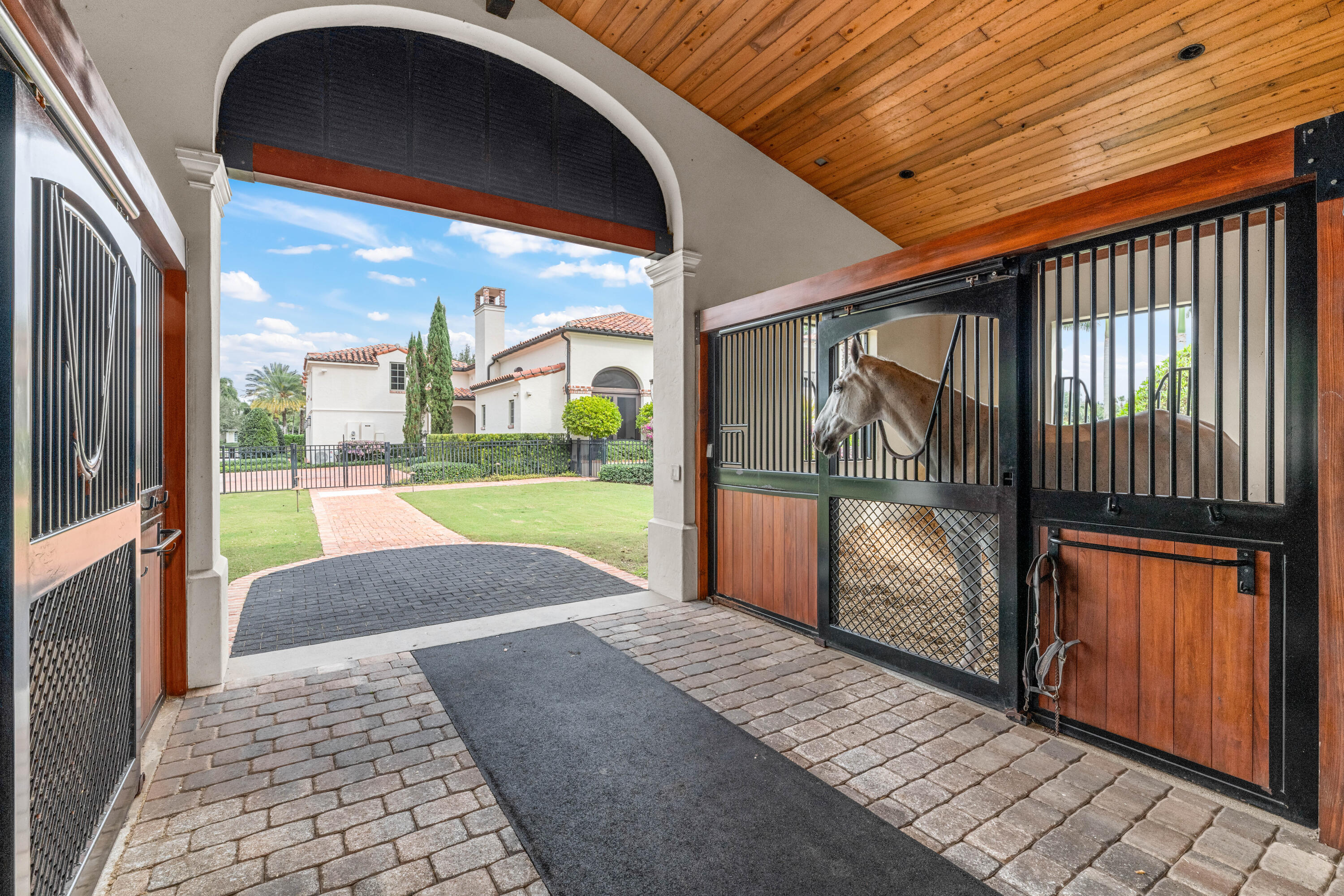 SADDLE TRAIL PARK OF WELLINGTON - Residential