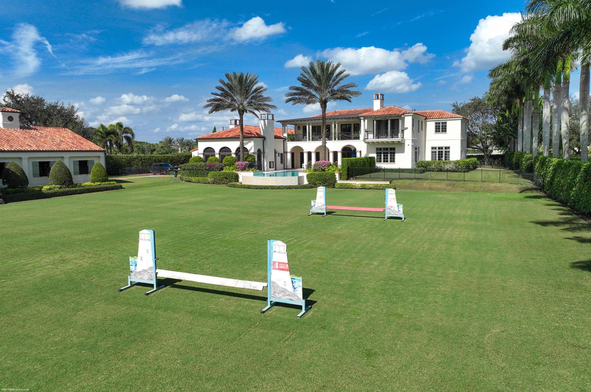 SADDLE TRAIL PARK OF WELL - Residential