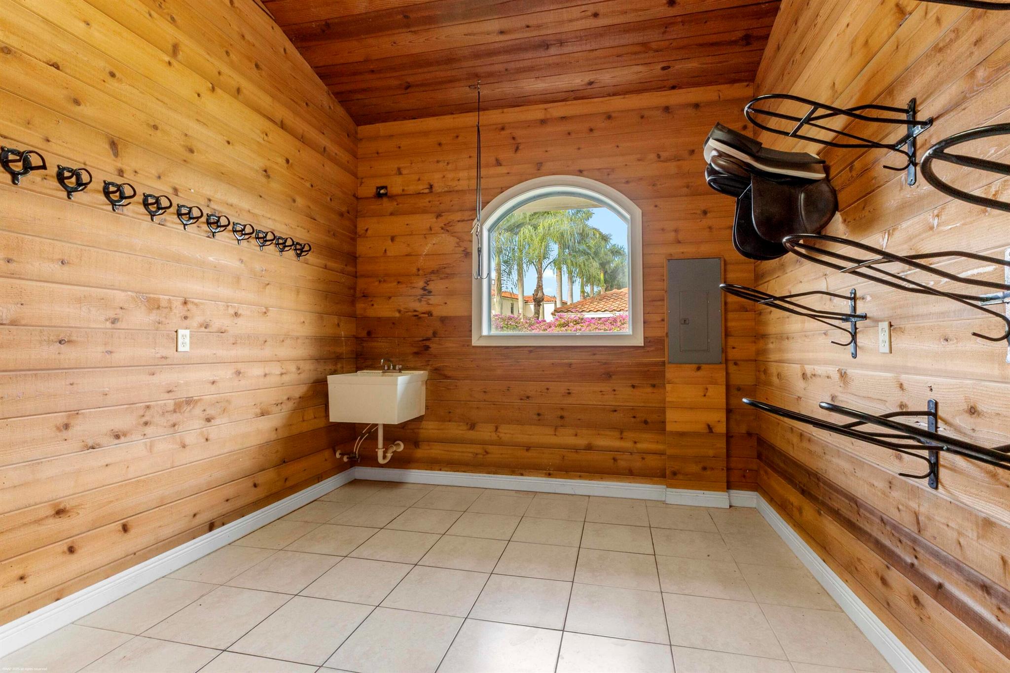 SADDLE TRAIL PARK OF WELL - Residential