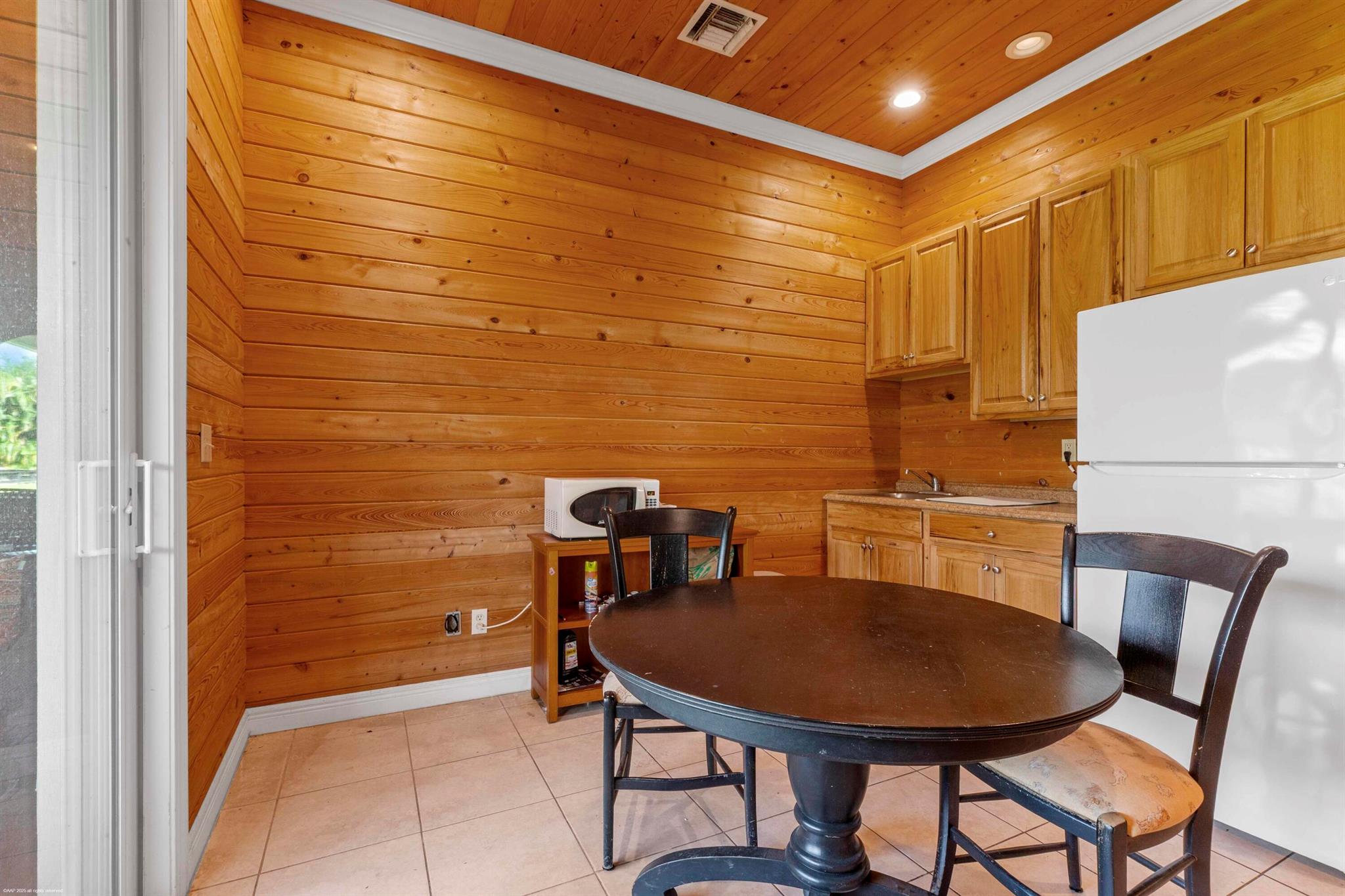 SADDLE TRAIL PARK OF WELL - Residential