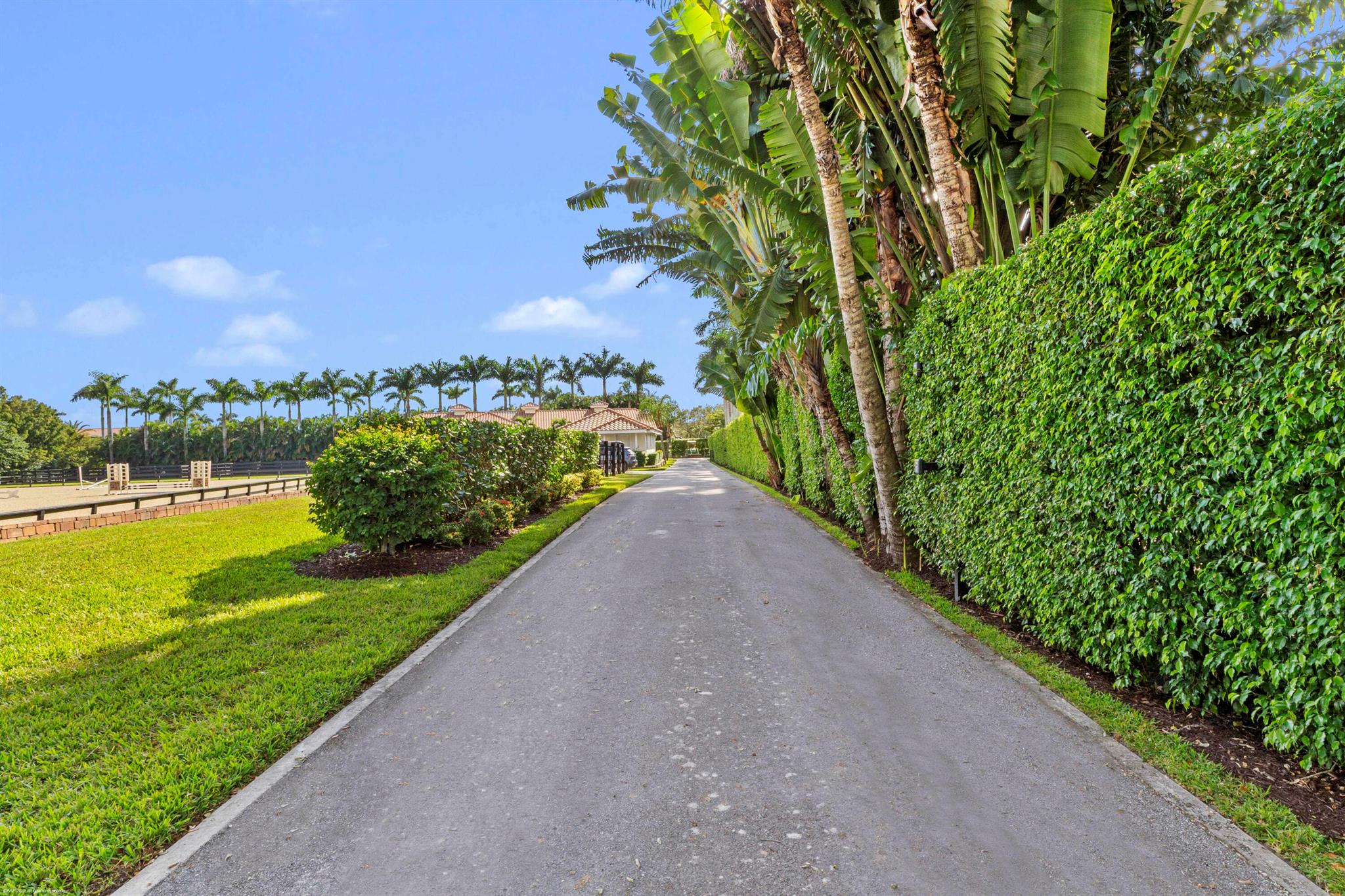 SADDLE TRAIL PARK OF WELL - Residential