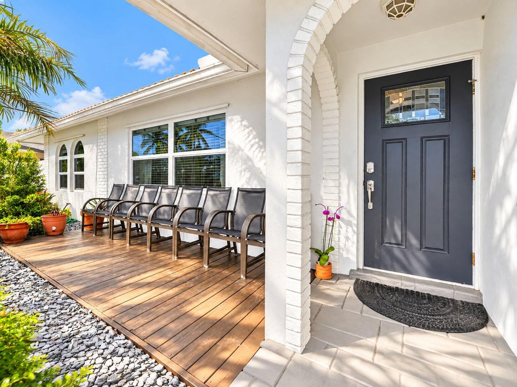 Photo of 214 NE 25th Street, Boca Raton, FL 33431 (MLS # B26080265)