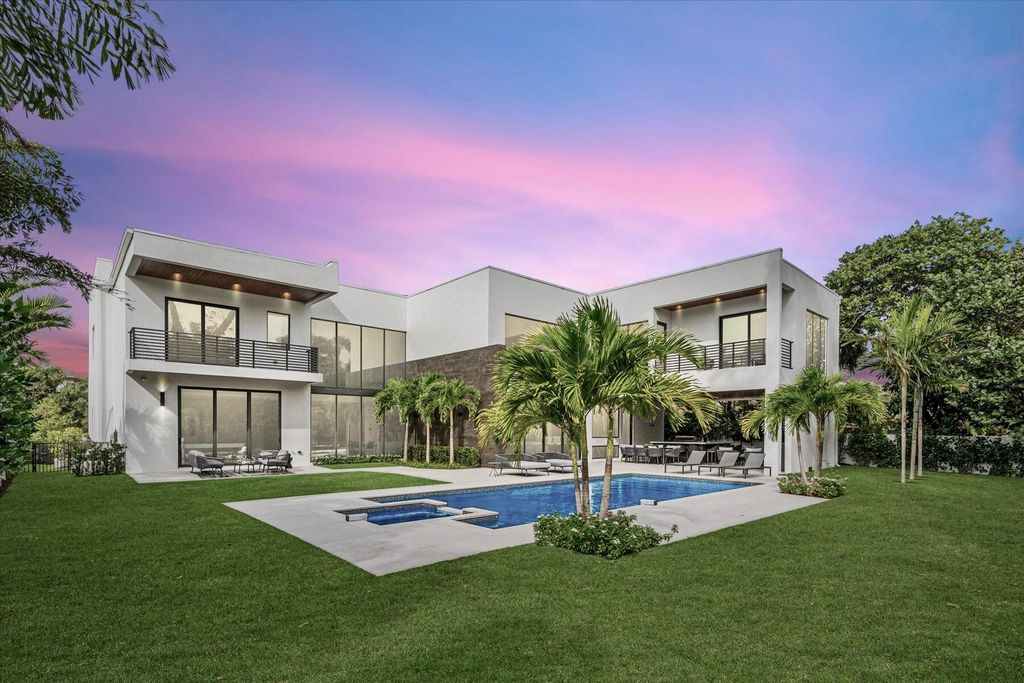 Photo of 1120 Spanish River Road, Boca Raton, FL 33432 (MLS # R10992639)