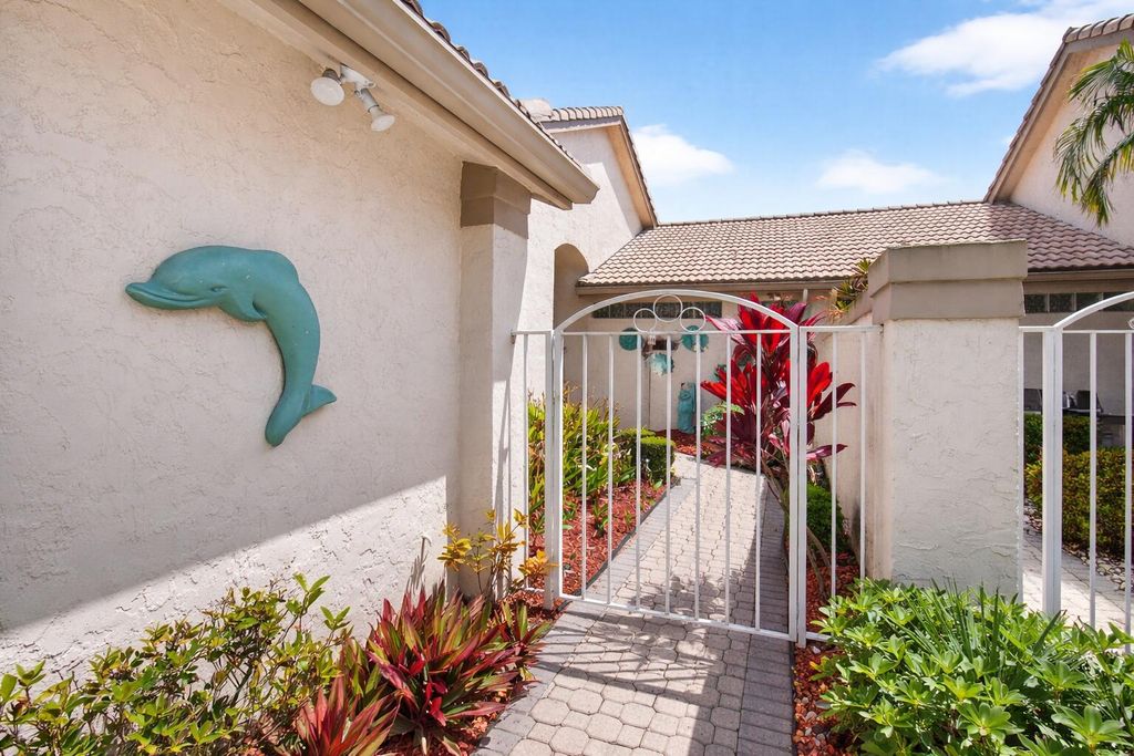 Photo of 8864 Shoal Creek Lane, Boynton Beach, FL 33472 (MLS # B26012442)