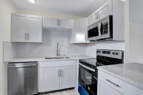 169 Seville H Delray Beach FL 33446