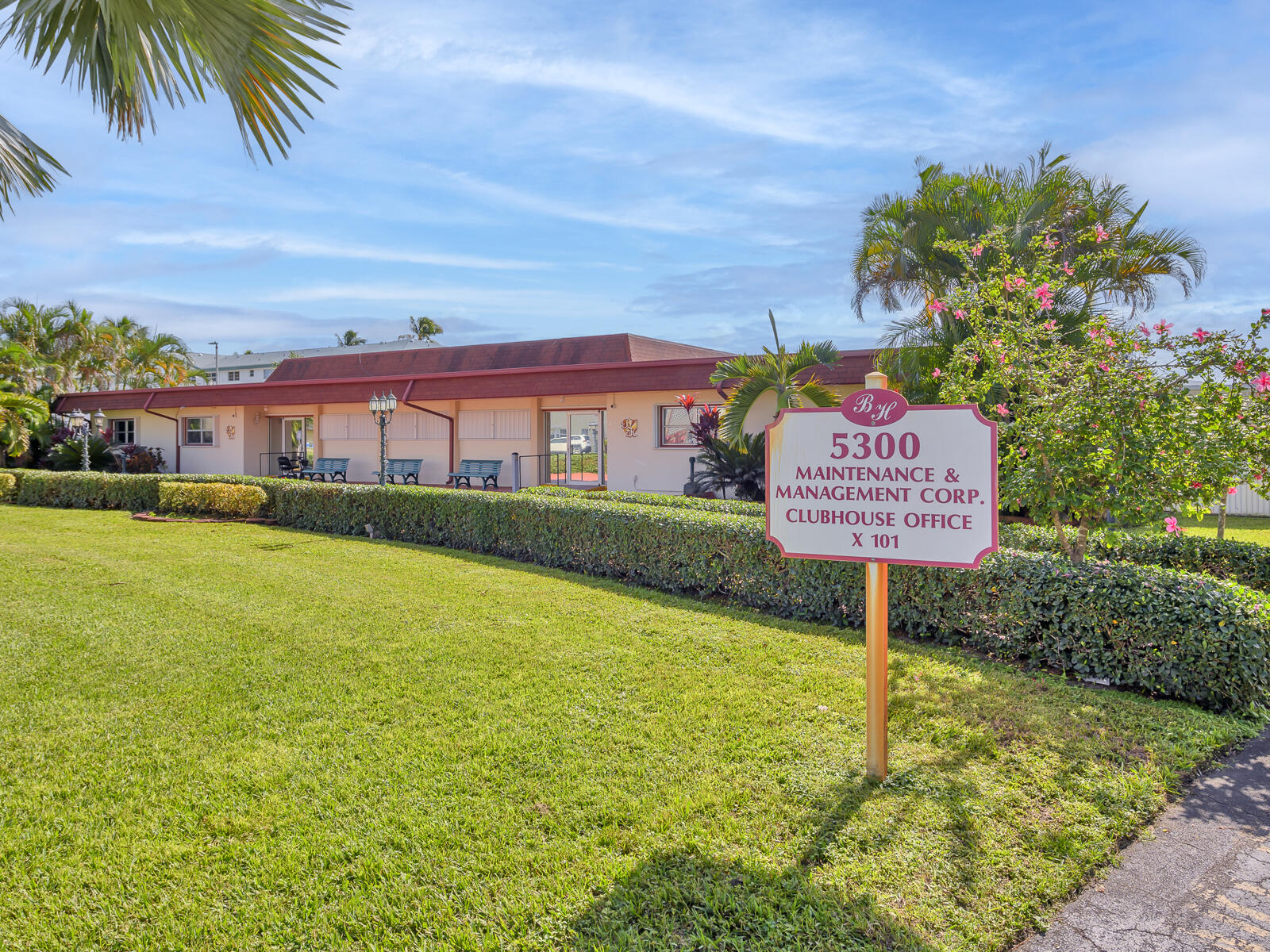 BEVERLY HILLS CONDO NUMBER FOUR - Residential
