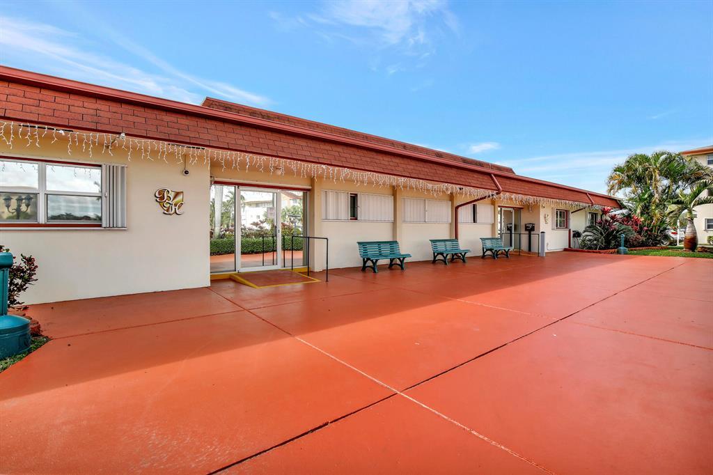 BEVERLY HILLS CONDO NUMBER FOUR - Residential