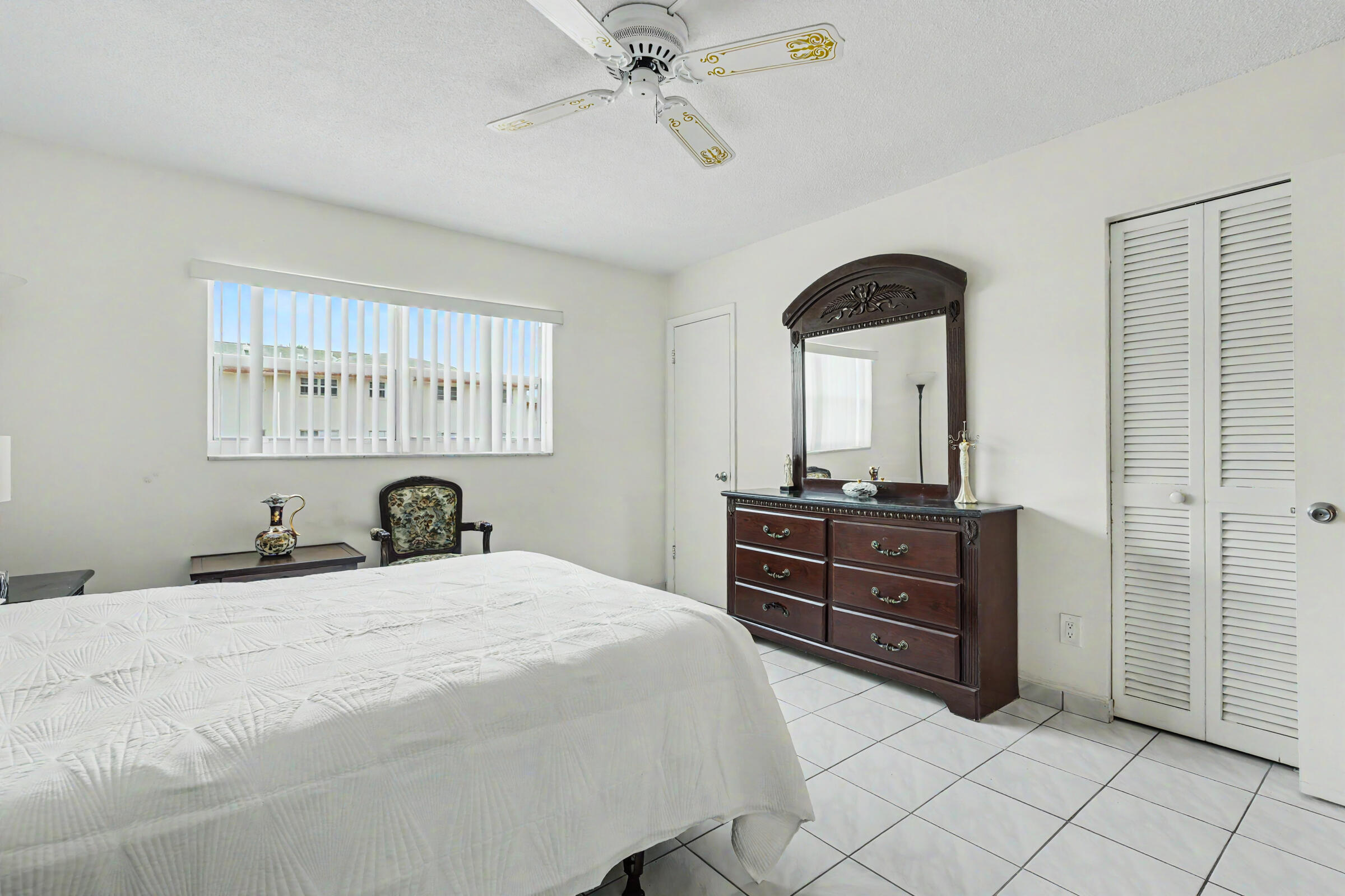 BEVERLY HILLS CONDO NUMBER FOUR - Residential