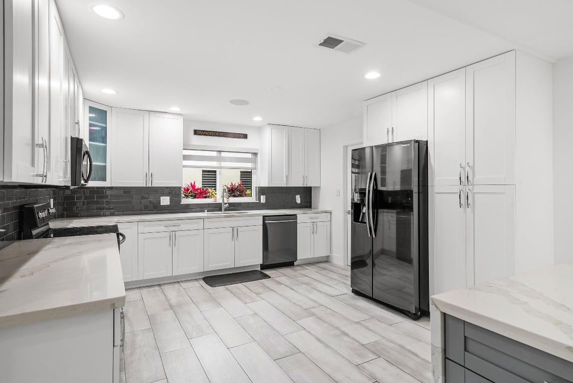 PALMS OF BOCA LAGO - Residential