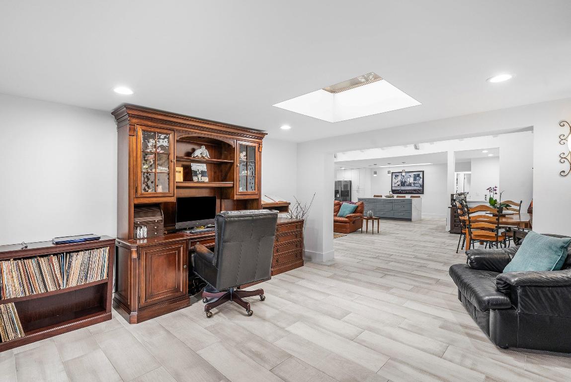 PALMS OF BOCA LAGO - Residential