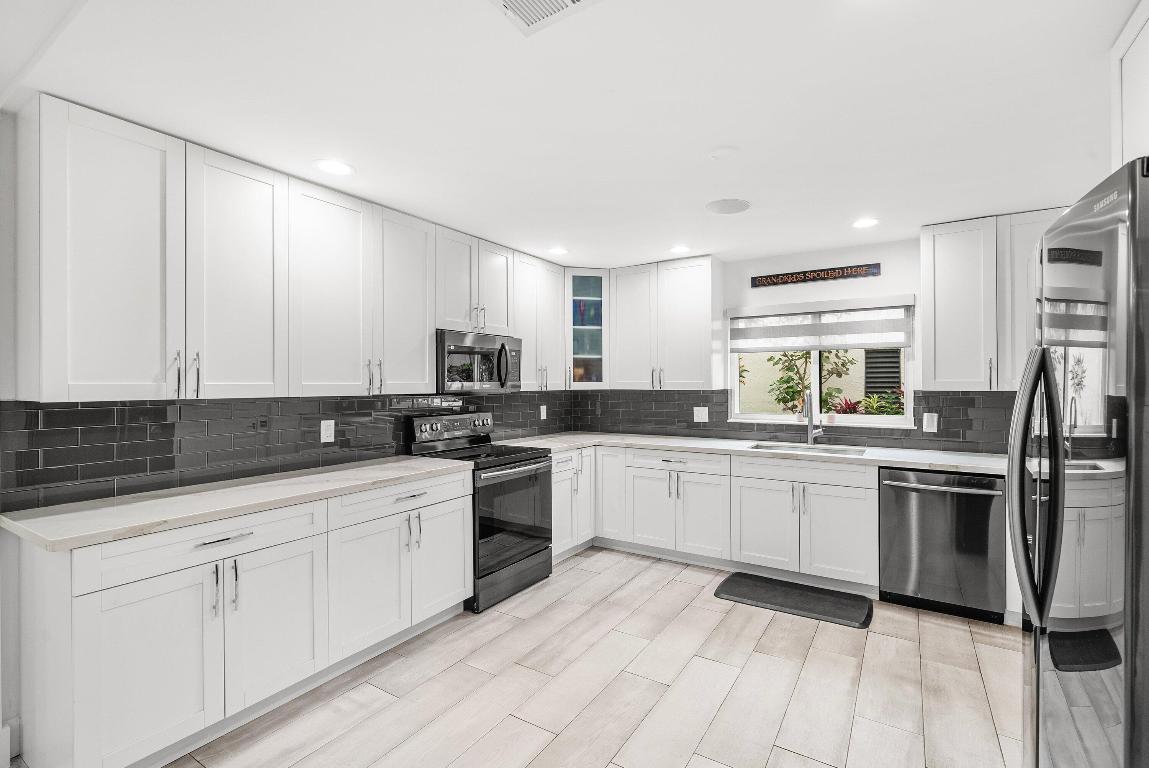 PALMS OF BOCA LAGO - Residential