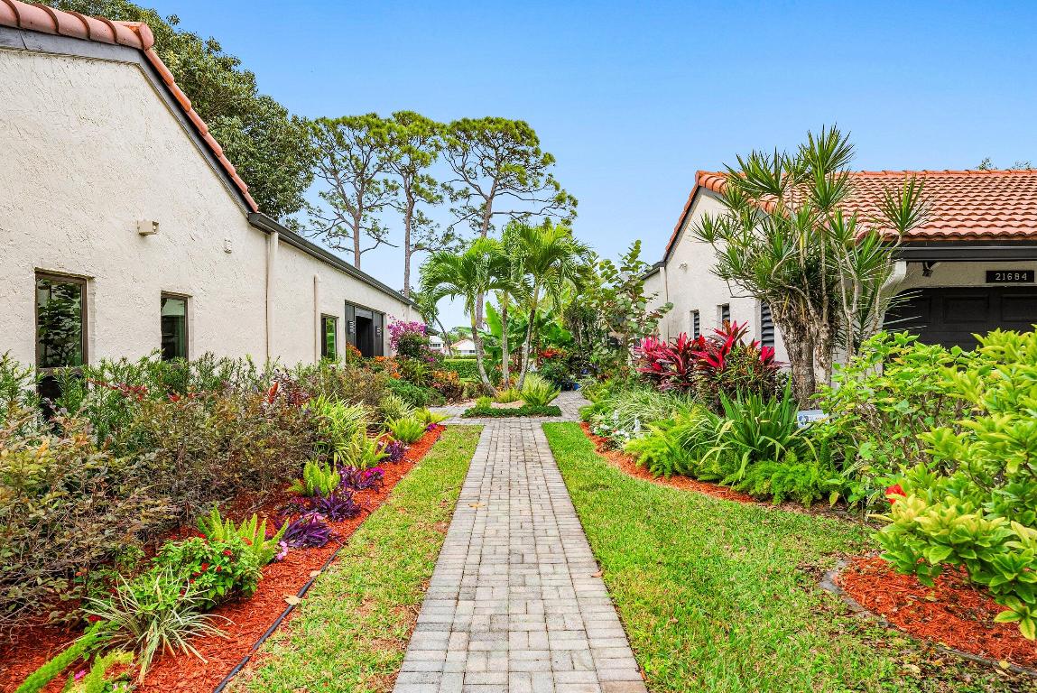 PALMS OF BOCA LAGO - Residential