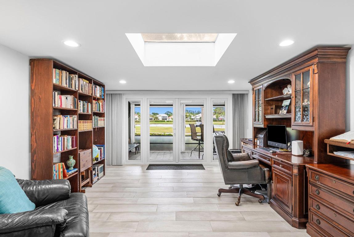 PALMS OF BOCA LAGO - Residential