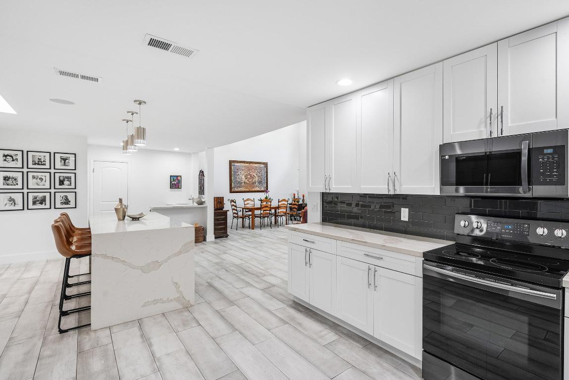 PALMS OF BOCA LAGO - Residential