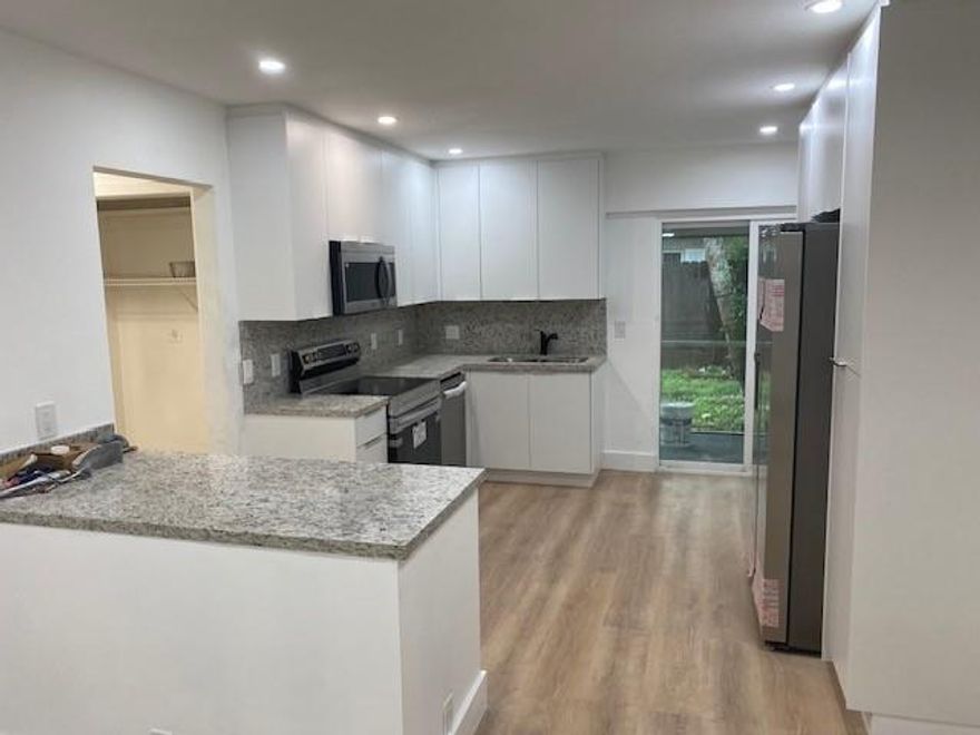 LOWEST Priced SINGLE Family attached Home in Coral Springs! NO HOA! Move in Condition!.. Newer Eat-in-Kitchen, 2 Master-Sized Bedrooms, Newer Baths, Private Fenced Yard, Screened Patio w/Double Door access from Breakfast Room! Indoor Utility room w/Washer and Dryer. Walk to Hunt Elementary and Forrest Glenn Middle School. Seller will consider helping w/Closing Costs, HURRY! Won't last at this Price!