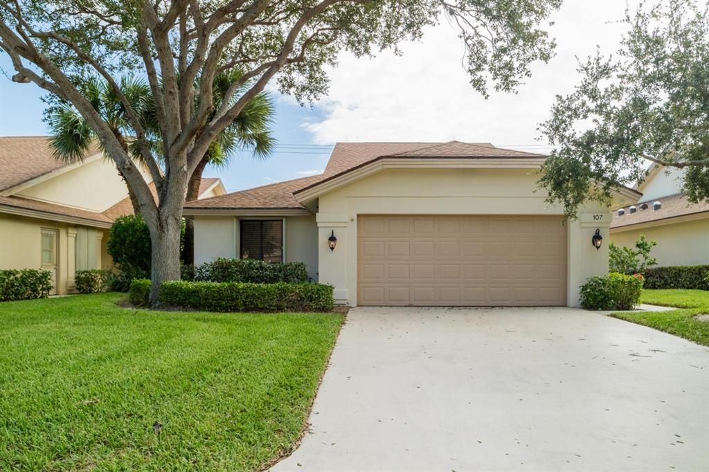 Photo of 107 Landward Drive, Jupiter, FL 33477 (MLS # R10708971)