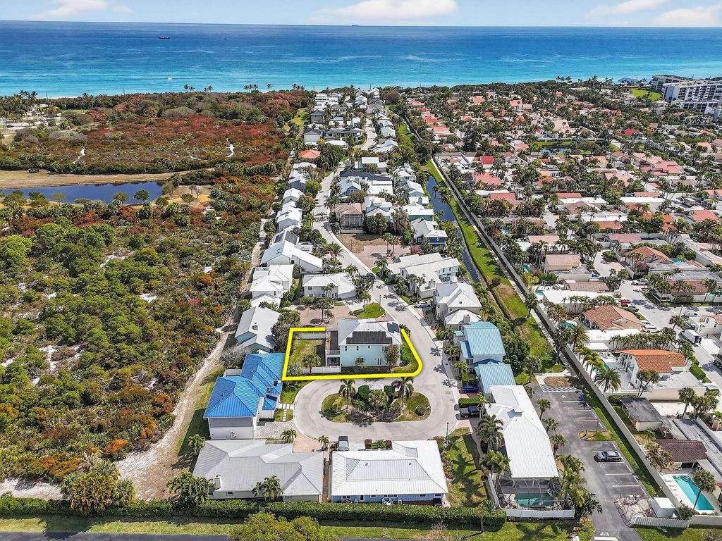 Photo of 807 Xanadu Place, Jupiter, FL 33477 (MLS # R11167191)