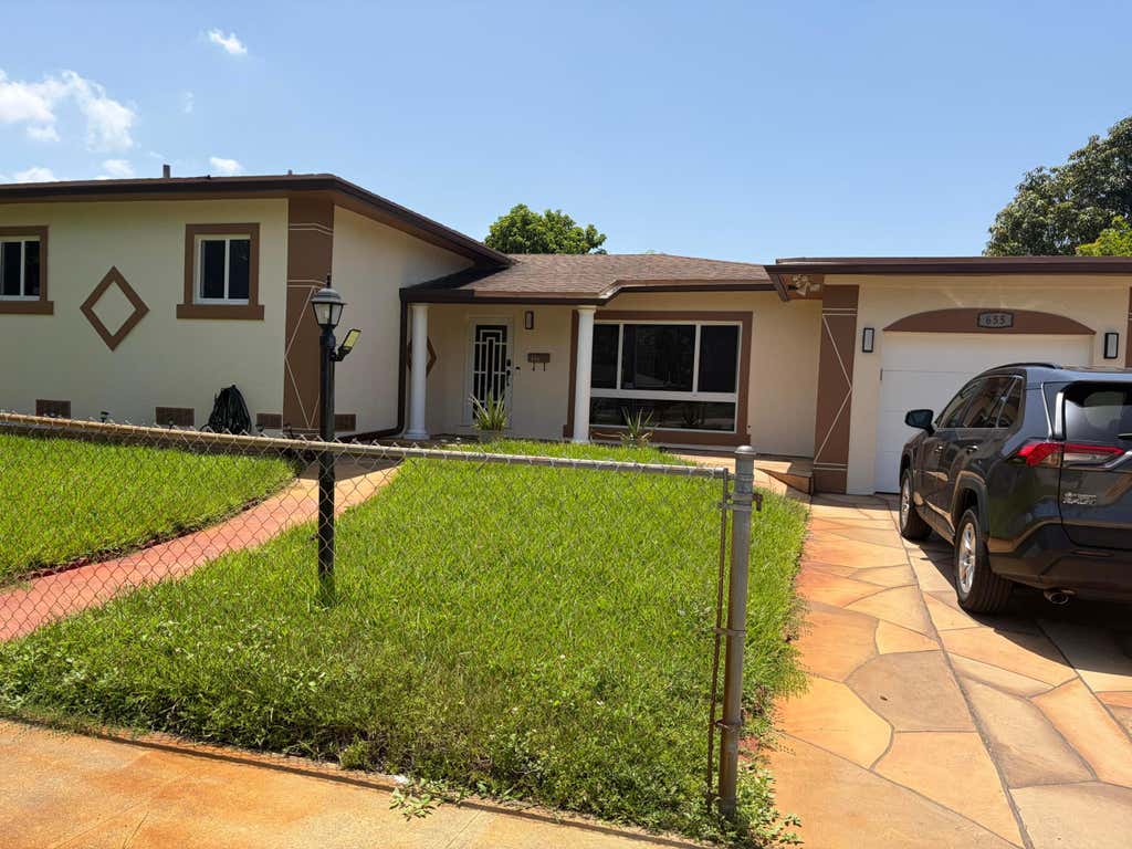 Photo of 655 W MELROSE Circle, Fort Lauderdale, FL 33312 (MLS # B26066062)