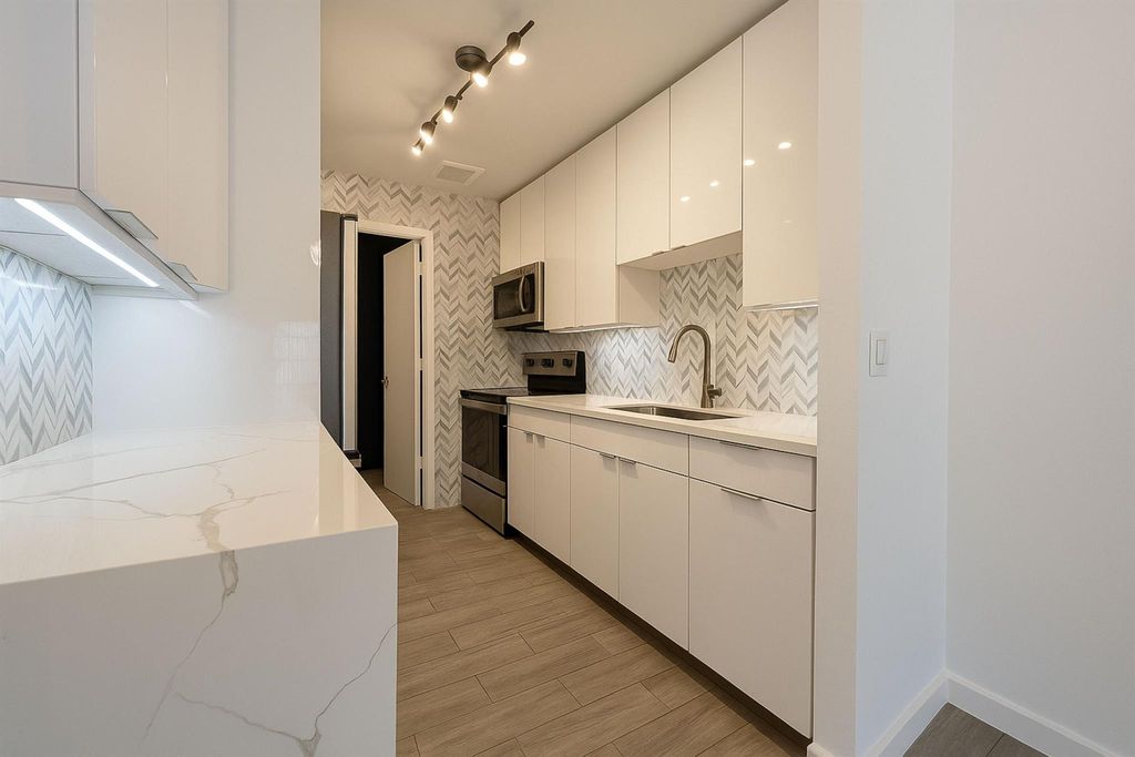 Photo of 2260 NE 67th Street #1705, Fort Lauderdale, FL 33308 (MLS # R11089358)