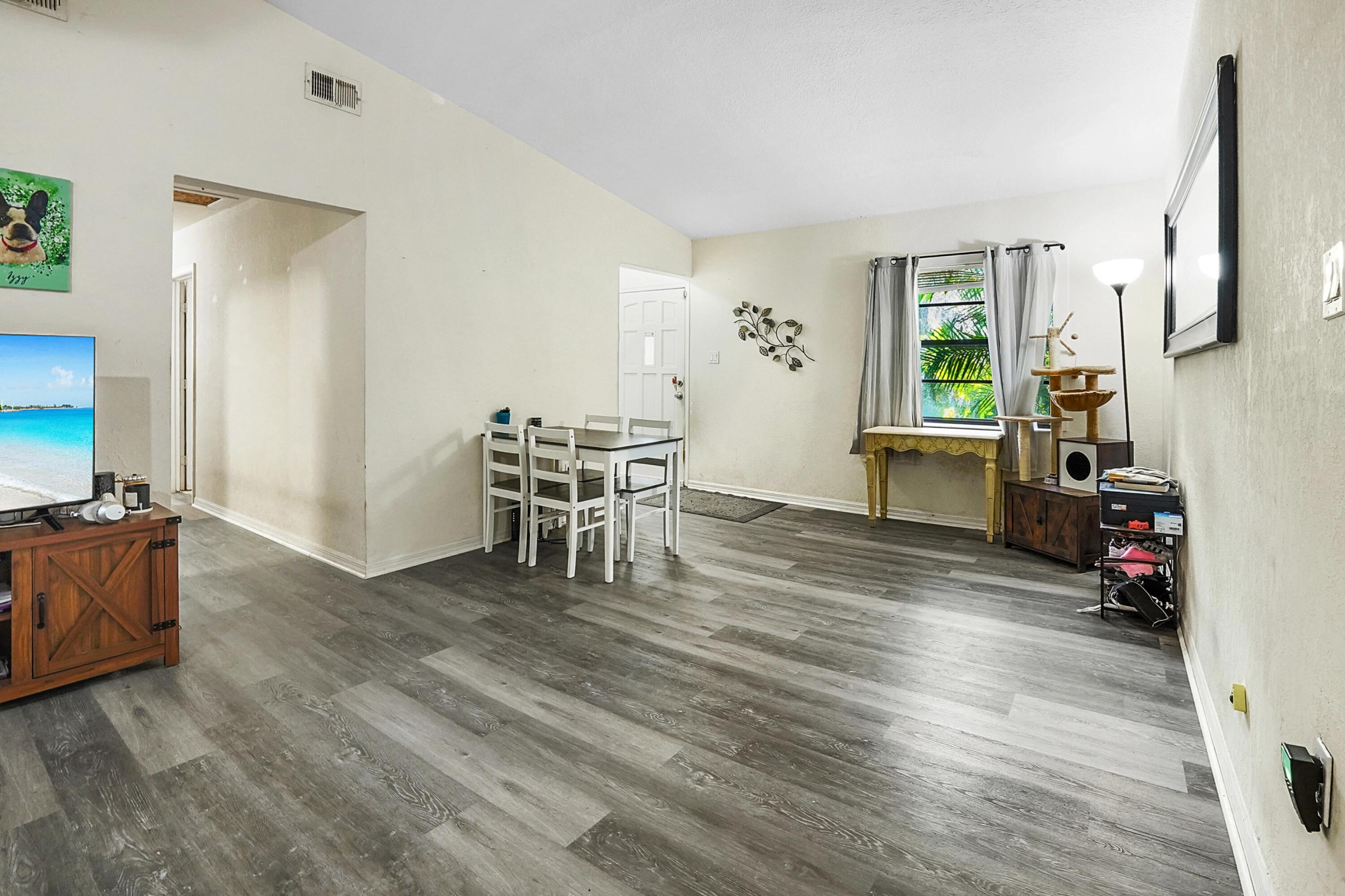 203 E Easy Street