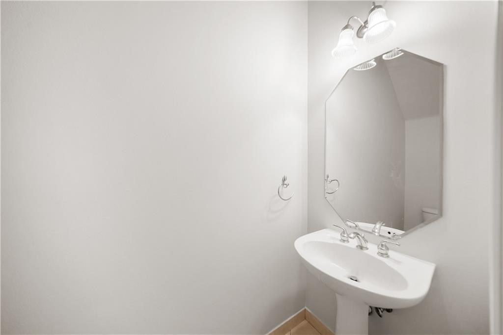 Addison Lakes - Residential