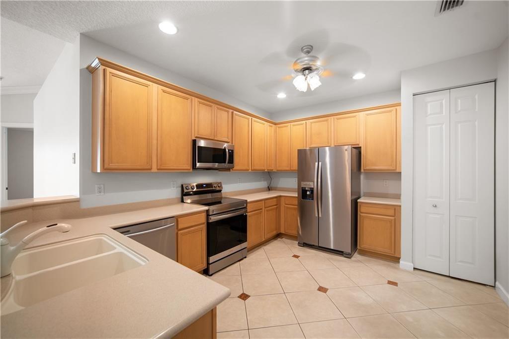 Addison Lakes - Residential