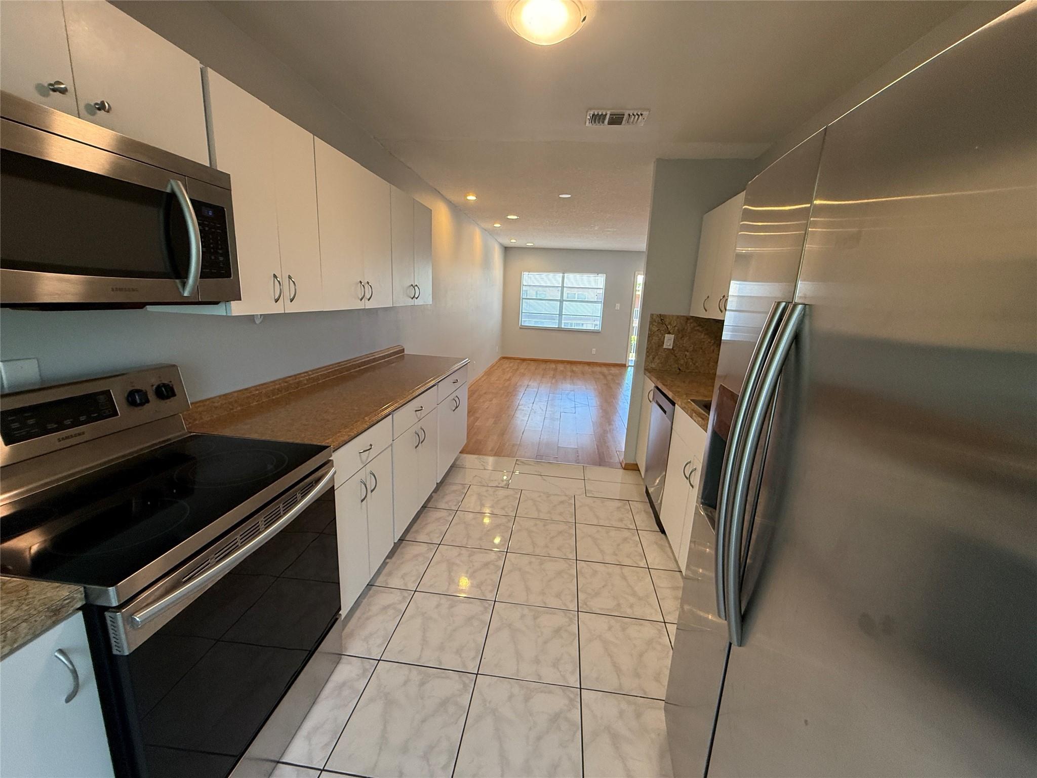 **EASY SHOWINGS** Get ready for this gorgeous 55+ community, spacious 1b/1.5b in Margate with Central AC! And a pool! The living room is spacious, and the kitchen has the needed stainless steel appliances. Cable, internet, water and trash included. Free access to the clubhouse with 2 pools (1 of them is heated), gym, playroom, library, and more
- Central AC
- Laminate Flooring throughout
- Second-floor unit
-The community has a pool and beautiful shared green areas
- ONE parking spot assigned.
- On-site laundry room
Utilities:
- Tenant pays electricity
Lease Terms:
- Annual lease (minimum one year)
Move-In Costs:
- First month's rent
- Security deposit 2x the rent
- Renters insurance required
No pets allowed