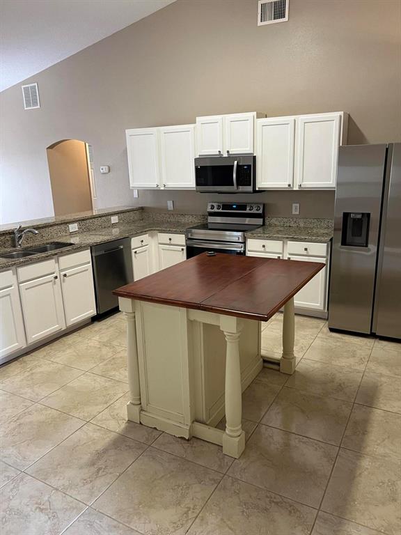 PORT ST LUCIE SECTION 8 - Residential Lease