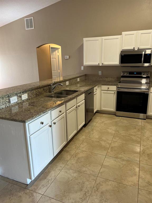 PORT ST LUCIE SECTION 8 - Residential Lease