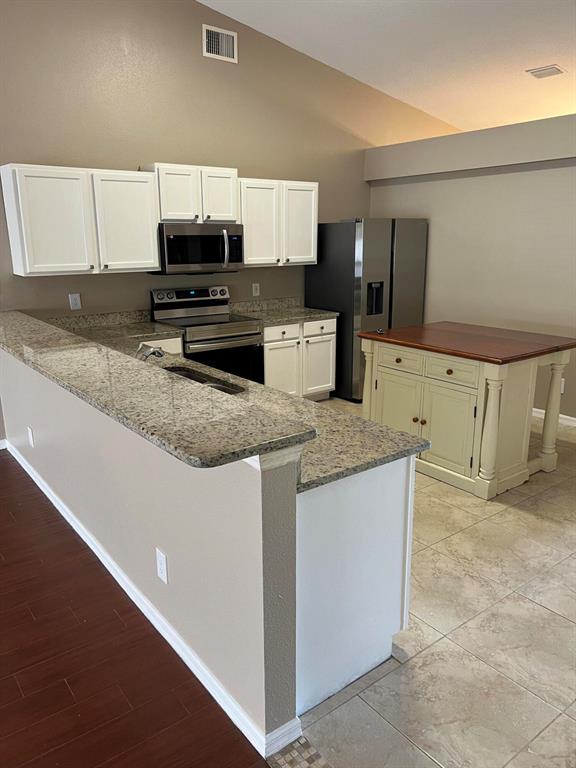 PORT ST LUCIE SECTION 8 - Residential Lease