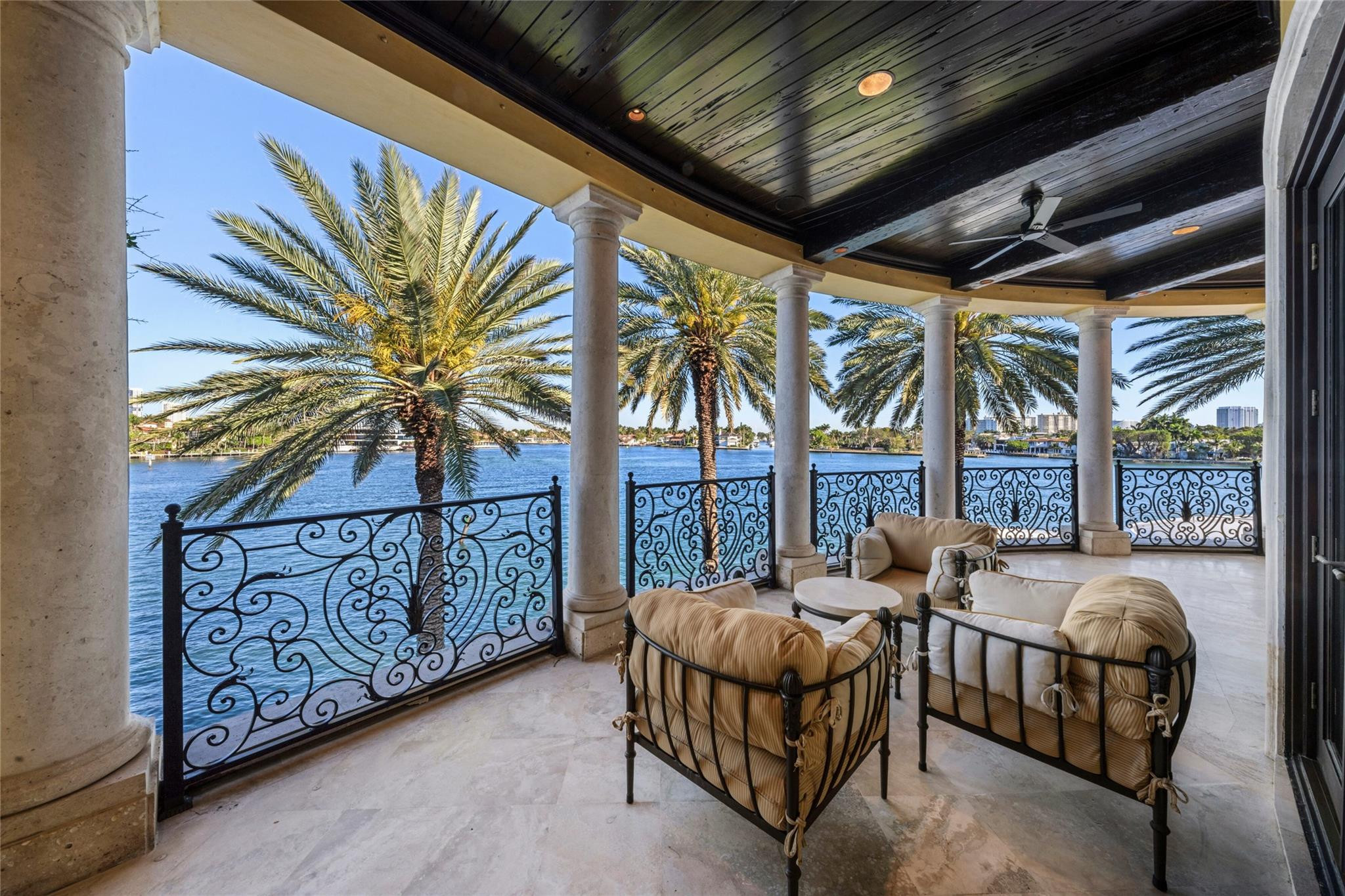 HARBOR BEACH - Residential