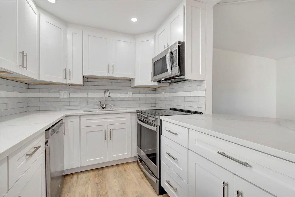 Photo of 292 Burgundy G #292, Delray Beach, FL 33484 (MLS # F10451577)