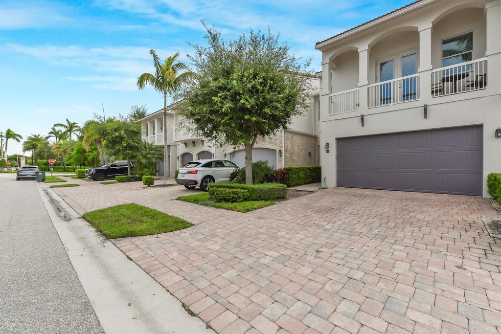 Photo of 100 NW 69th Circle #122, Boca Raton, FL 33487 (MLS # R11112837)