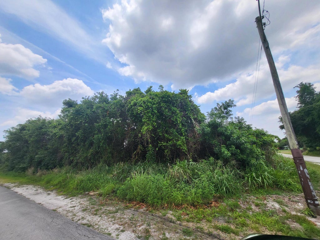 Photo of 0 Avenue R, Fort Pierce, FL 34947 (MLS # B26028536)