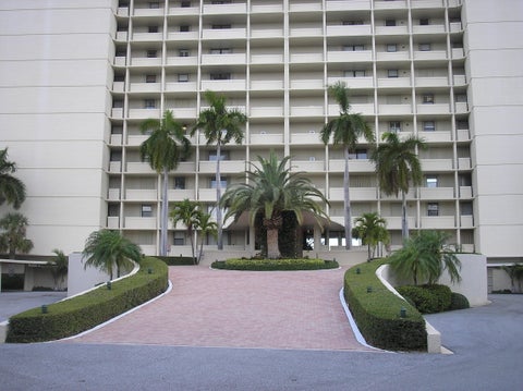 Photo of 130 LAKESHORE Drive #322, North Palm Beach, FL 33408 (MLS # B26061906)