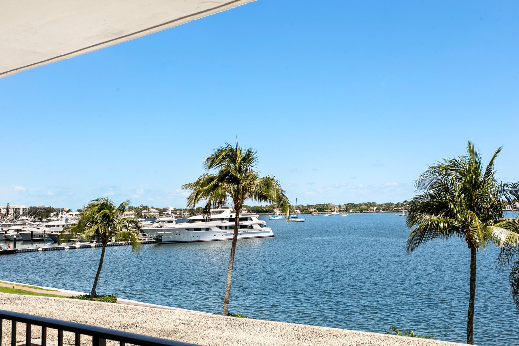 130 LAKESHORE Drive 322