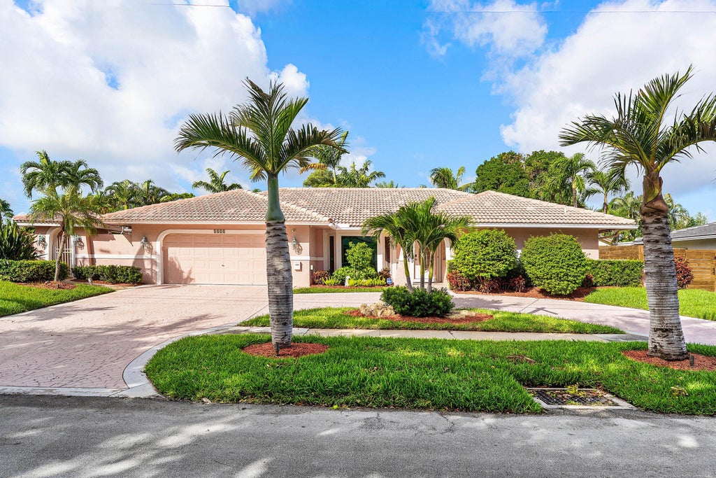 Photo of 1115 SE 14TH Avenue, Deerfield Beach, FL 33441 (MLS # B26091047)