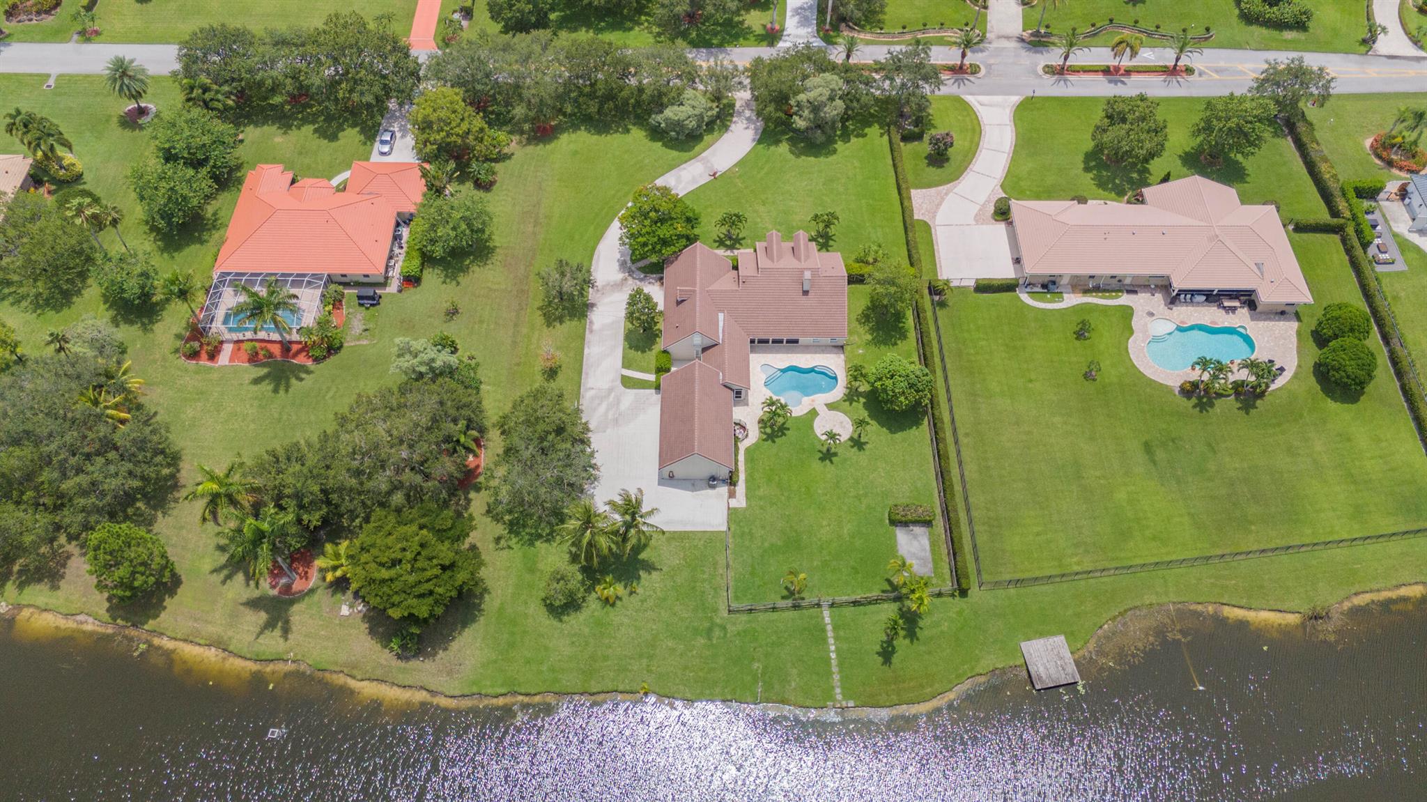 5703 Lago Del Sol Drive