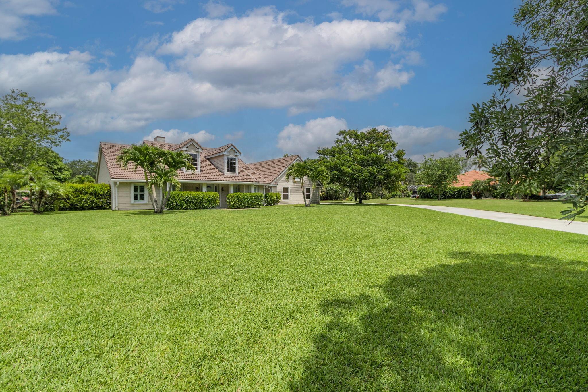 LOXAHATCHEE LAKES - Residential