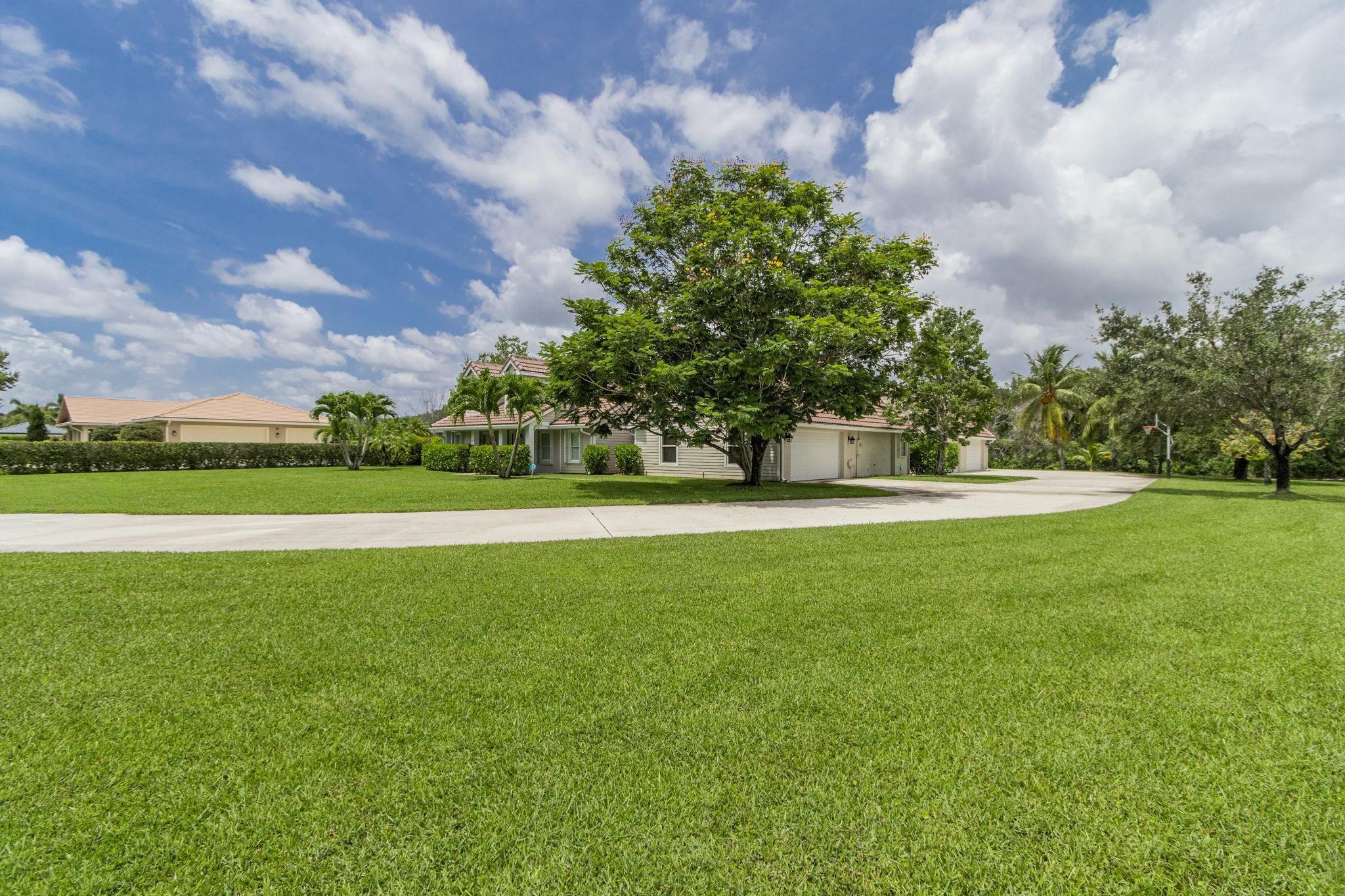 LOXAHATCHEE LAKES - Residential