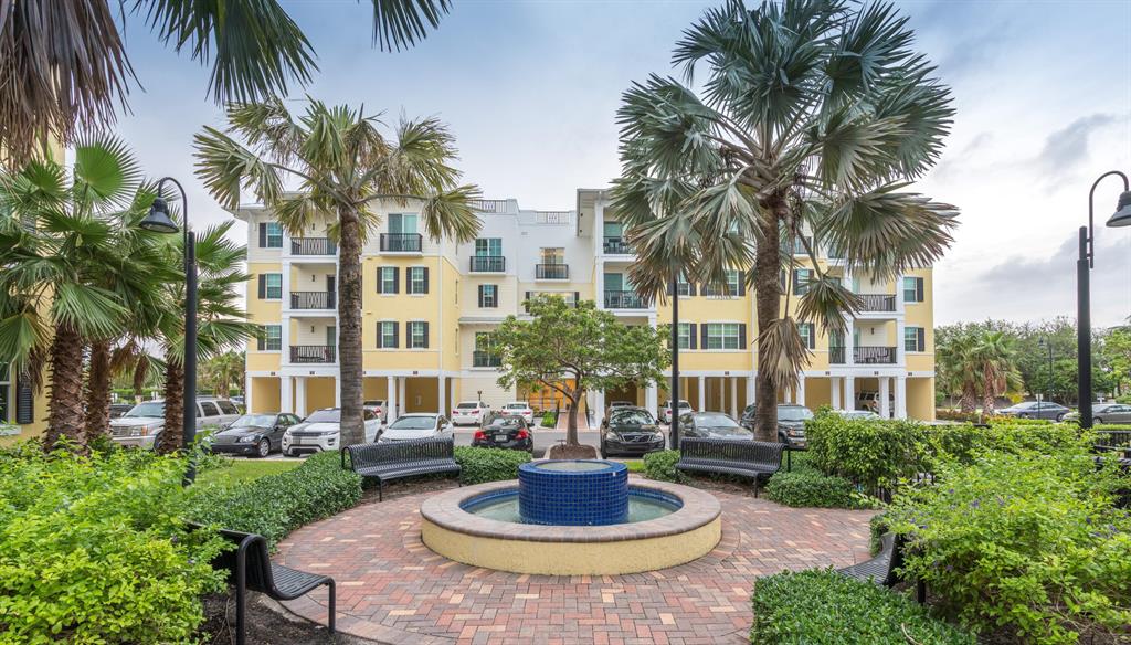 LATITUDE DELRAY - Residential Lease