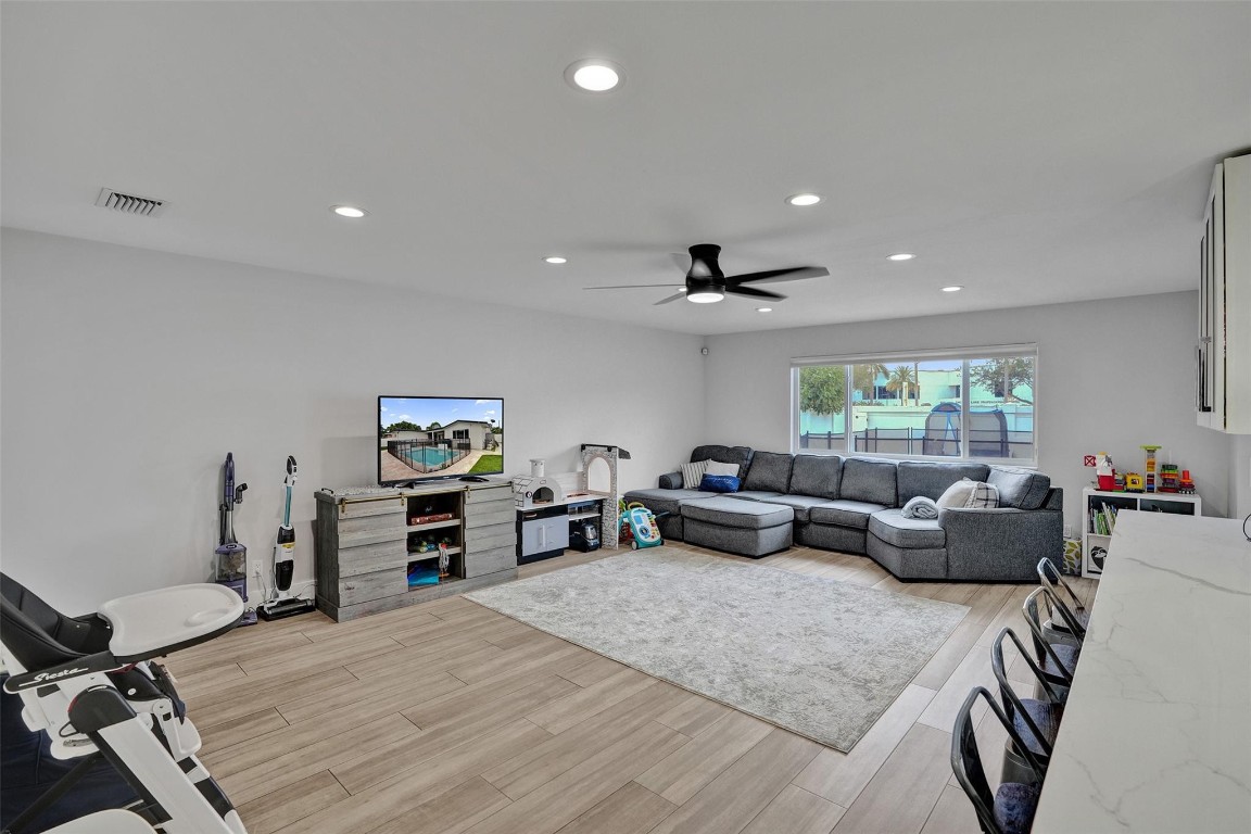 EMERALD HILLS - Residential