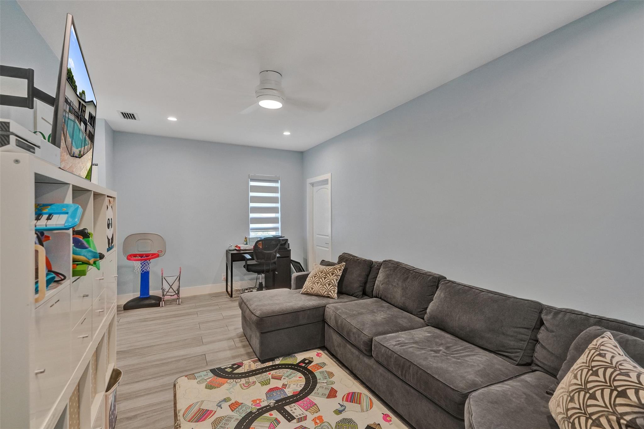 EMERALD HILLS - Residential