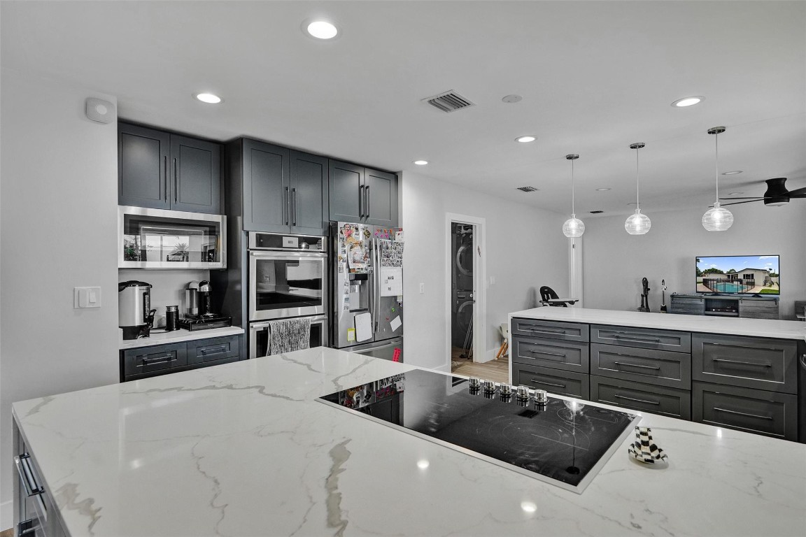 EMERALD HILLS - Residential