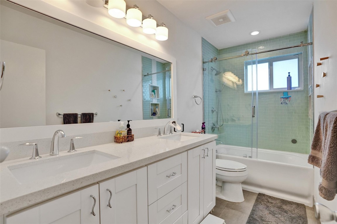 EMERALD HILLS - Residential