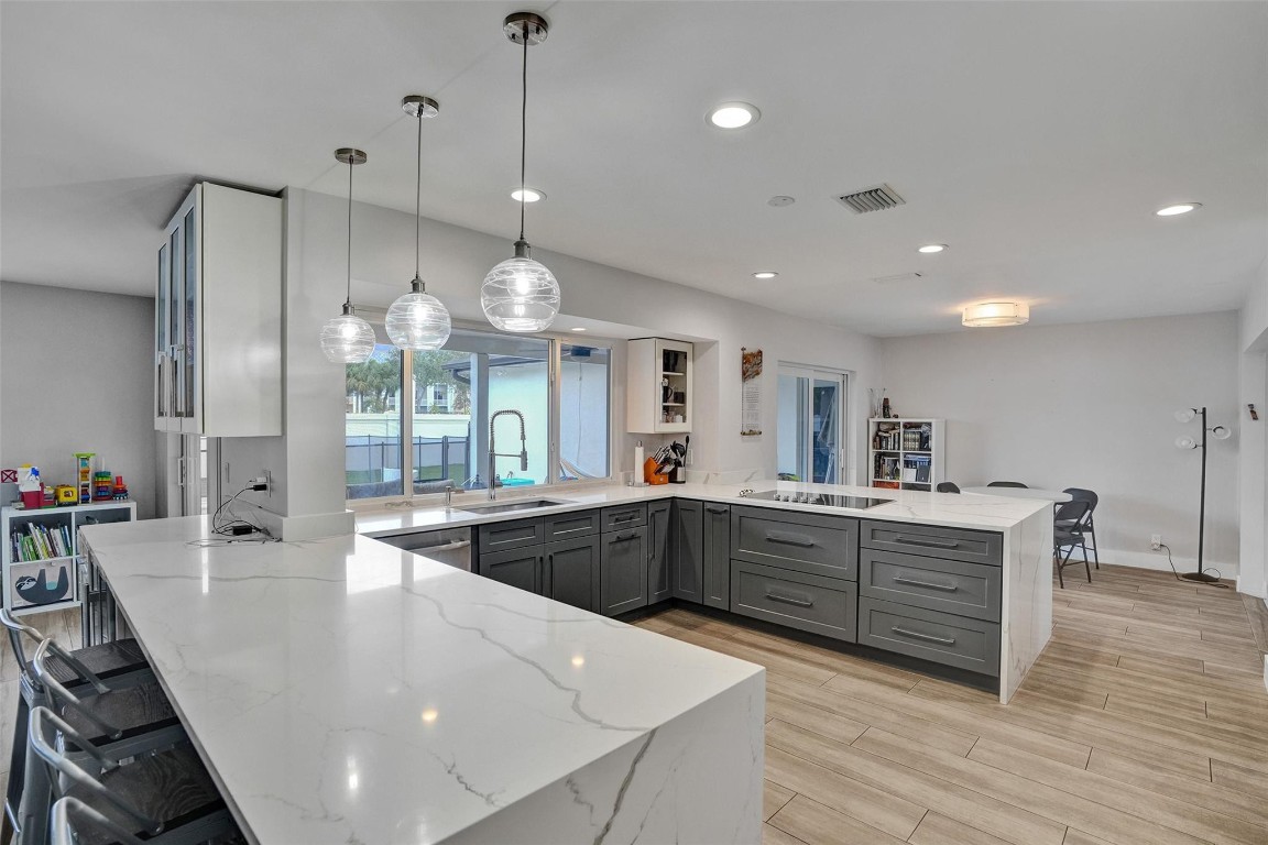 EMERALD HILLS - Residential