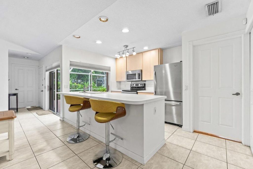 Photo of 2802 Lakemont Court, Palm Beach Gardens, FL 33403 (MLS # R10987946)